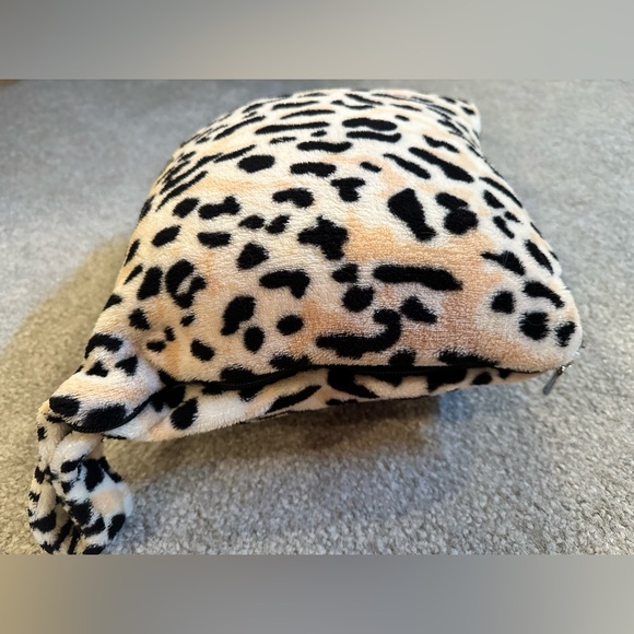 Travel pillow/blanket - Picture 2 of 6